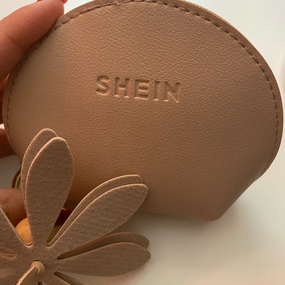 small shein change pouch - Picture 4 of 4